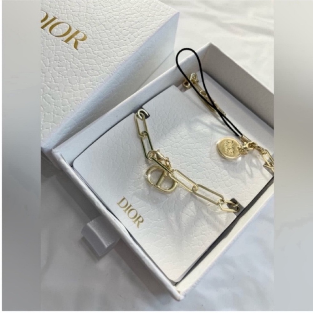 Dior beauty gift phone charm